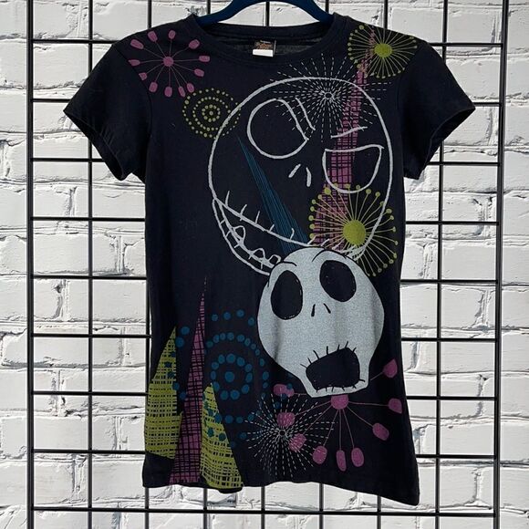 Like new Nightmare before Christmas tee M - Picture 1 of 4